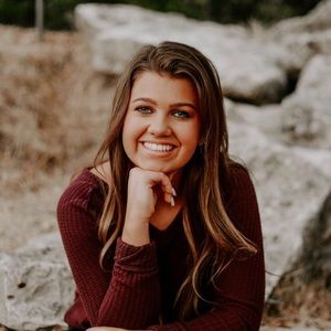 Meet your Posher, Kayla